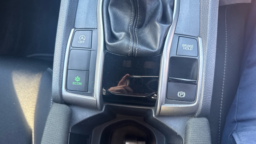 Honda Civic 1.0 VTEC Turbo SR 5dr Petrol Hatchback - Image 40