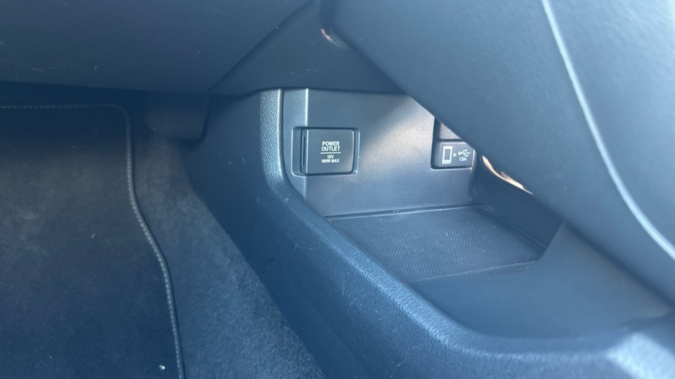 Honda Civic 1.0 VTEC Turbo SR 5dr Petrol Hatchback - Image 47