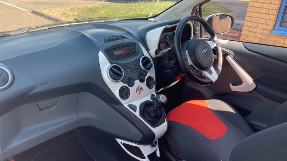 Ford Ka 1.2 Zetec 3dr [Start Stop] Petrol Hatchback - Image 9