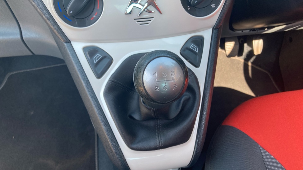 Ford Ka 1.2 Zetec 3dr [Start Stop] Petrol Hatchback - Image 26