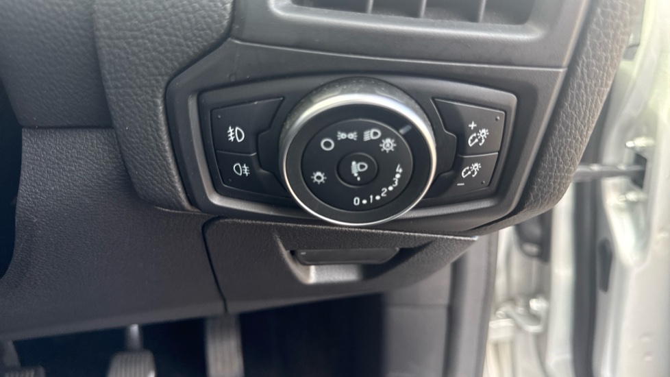 Ford Focus 1.5 TDCi 120 Titanium 5dr Diesel Hatchback - Image 25