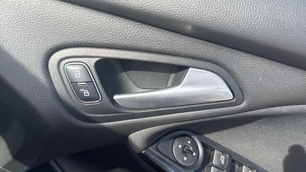 Ford Focus 1.5 TDCi 120 Titanium 5dr Diesel Hatchback - Image 34