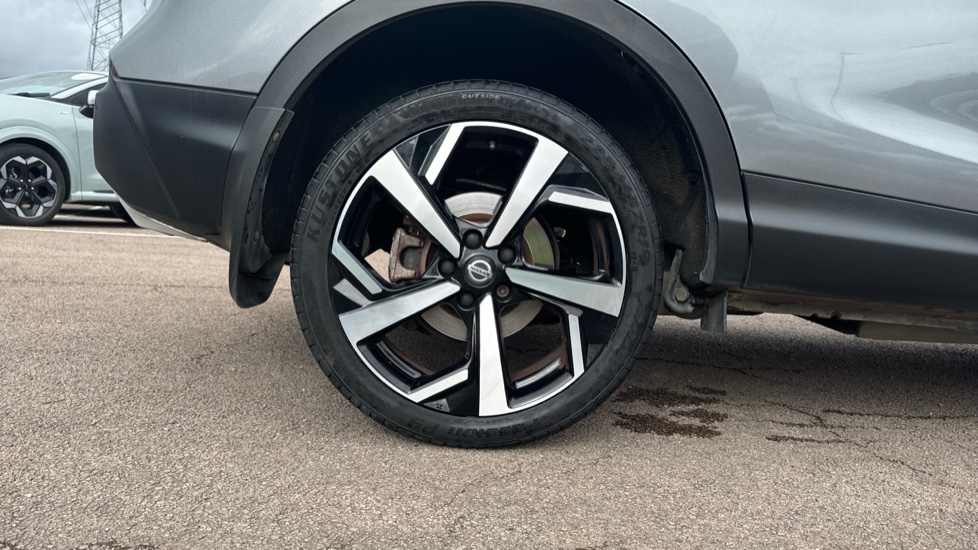 Nissan Qashqai 1.2 DiG-T Tekna 5dr Petrol Hatchback - Image 7