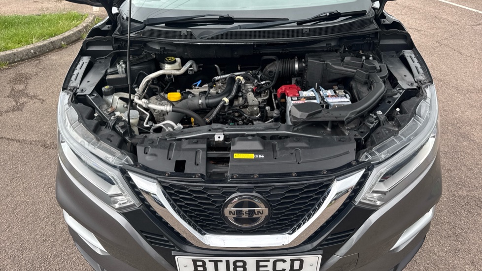 Nissan Qashqai 1.2 DiG-T Tekna 5dr Petrol Hatchback - Image 8