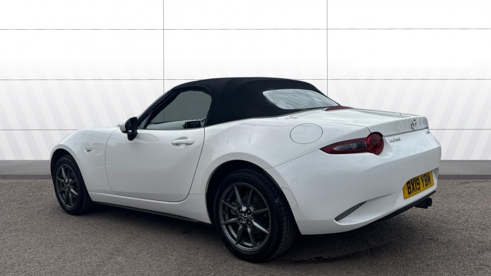 Mazda MX-5 1.5 [132] SE+ 2dr Petrol Convertible - Image 2