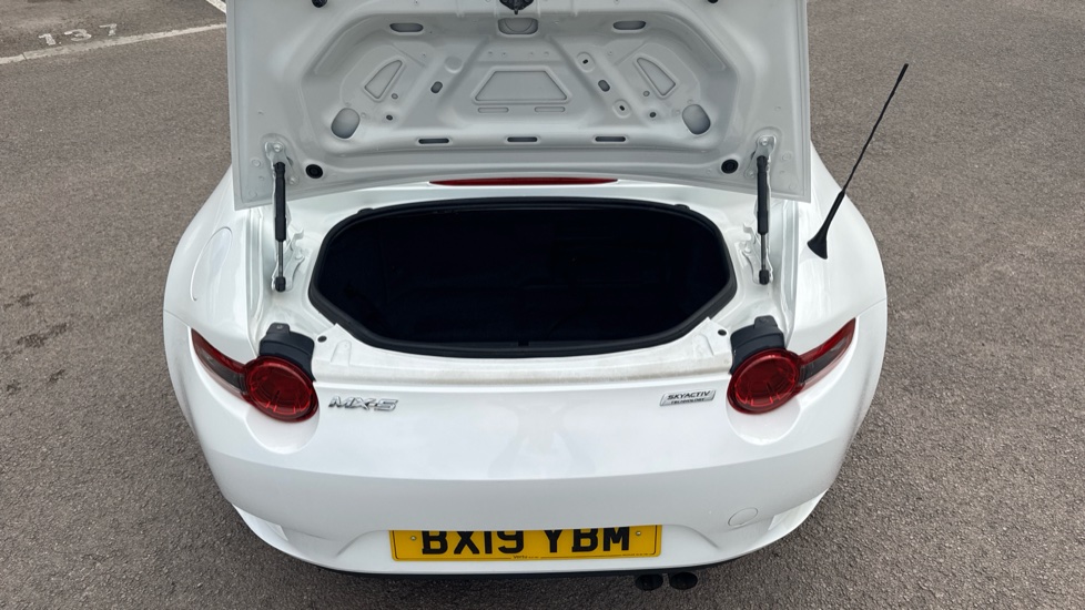Mazda MX-5 1.5 [132] SE+ 2dr Petrol Convertible - Image 4