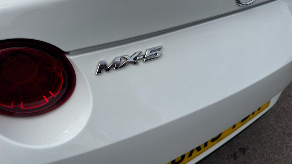 Mazda MX-5 1.5 [132] SE+ 2dr Petrol Convertible - Image 23