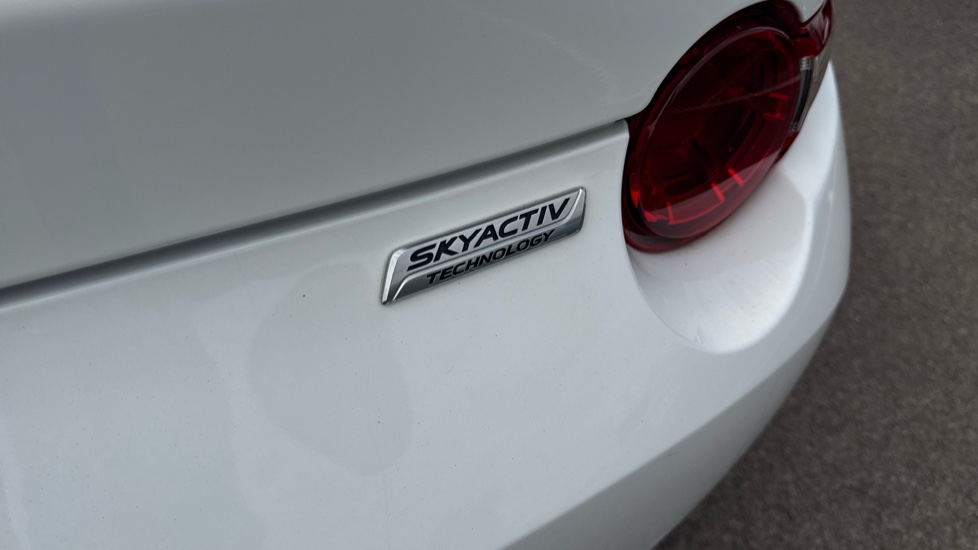 Mazda MX-5 1.5 [132] SE+ 2dr Petrol Convertible - Image 24