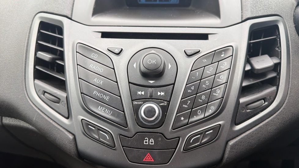 Ford Fiesta 1.25 Style 5dr Petrol Hatchback - Image 22