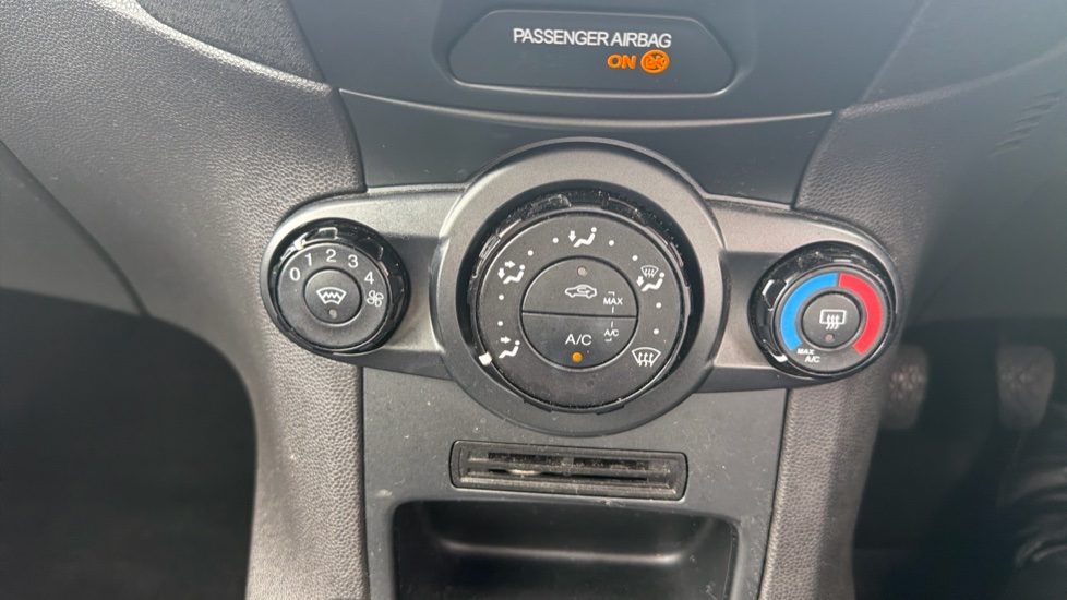 Ford Fiesta 1.25 Style 5dr Petrol Hatchback - Image 23