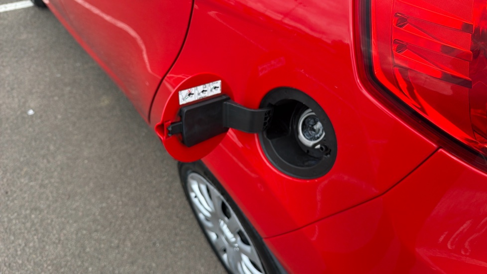 Ford Fiesta 1.25 Style 5dr Petrol Hatchback - Image 37