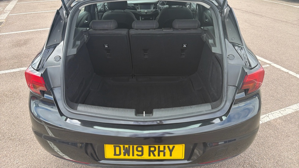 Vauxhall Astra 1.4T 16V 150 SRi Nav 5dr [Start Stop] Petrol Hatchback - Image 4