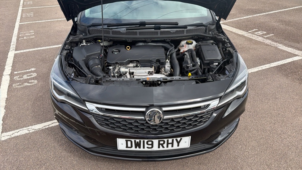 Vauxhall Astra 1.4T 16V 150 SRi Nav 5dr [Start Stop] Petrol Hatchback - Image 8