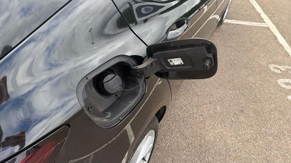 Vauxhall Astra 1.4T 16V 150 SRi Nav 5dr [Start Stop] Petrol Hatchback - Image 22
