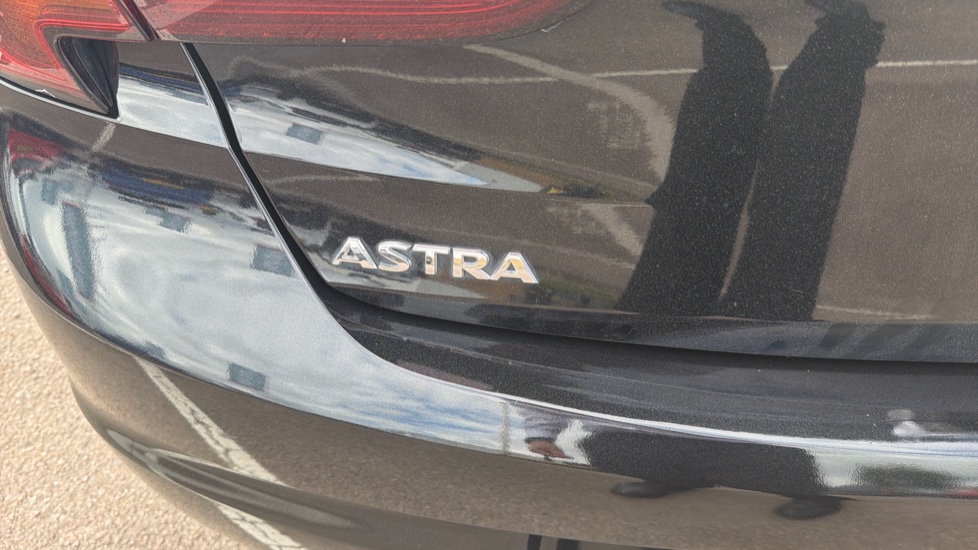 Vauxhall Astra 1.4T 16V 150 SRi Nav 5dr [Start Stop] Petrol Hatchback - Image 24