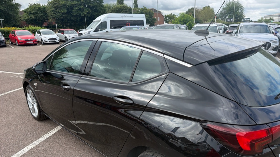 Vauxhall Astra 1.4T 16V 150 SRi Nav 5dr [Start Stop] Petrol Hatchback - Image 25