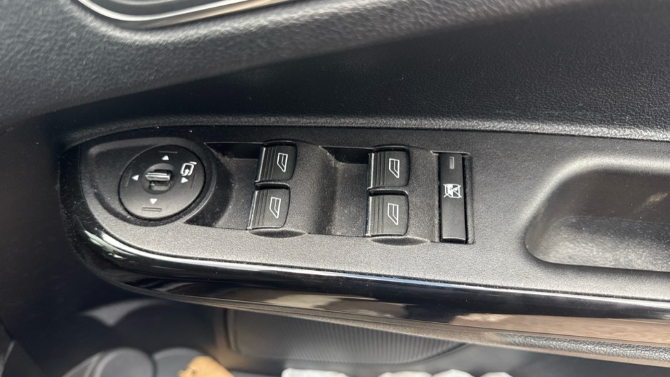 Ford B-MAX 1.0 EcoBoost 120 Titanium 5dr Petrol Hatchback - Image 27