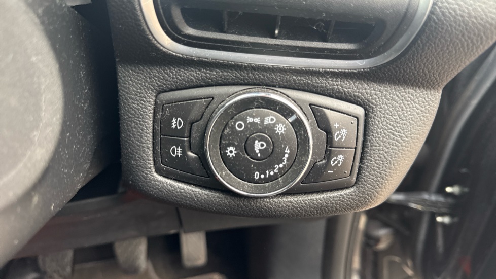 Ford B-MAX 1.0 EcoBoost 120 Titanium 5dr Petrol Hatchback - Image 28