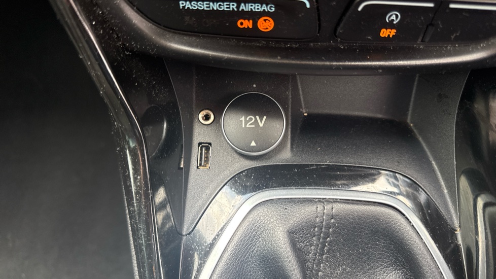Ford B-MAX 1.0 EcoBoost 120 Titanium 5dr Petrol Hatchback - Image 38