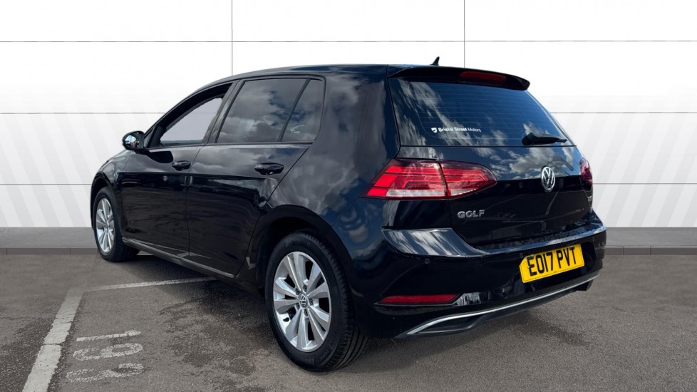 Volkswagen Golf 1.6 TDI SE [Nav] 5dr Diesel Hatchback - Image 2