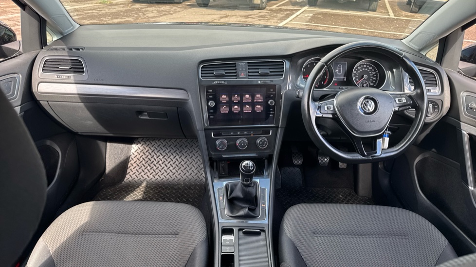 Volkswagen Golf 1.6 TDI SE [Nav] 5dr Diesel Hatchback - Image 10