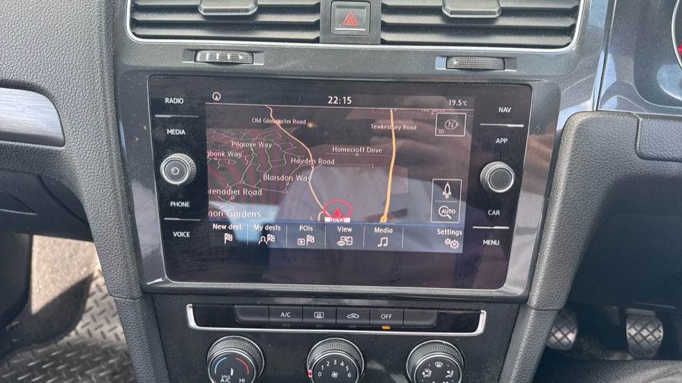 Volkswagen Golf 1.6 TDI SE [Nav] 5dr Diesel Hatchback - Image 38