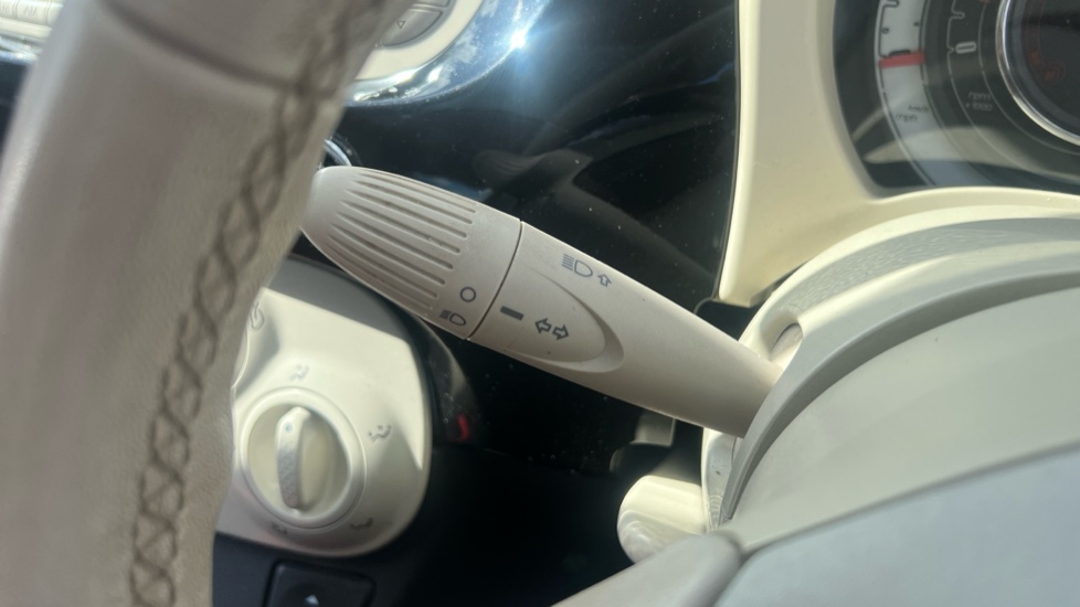 Fiat 500 1.2 Lounge 3dr Dualogic [Start Stop] Petrol Hatchback - Image 23