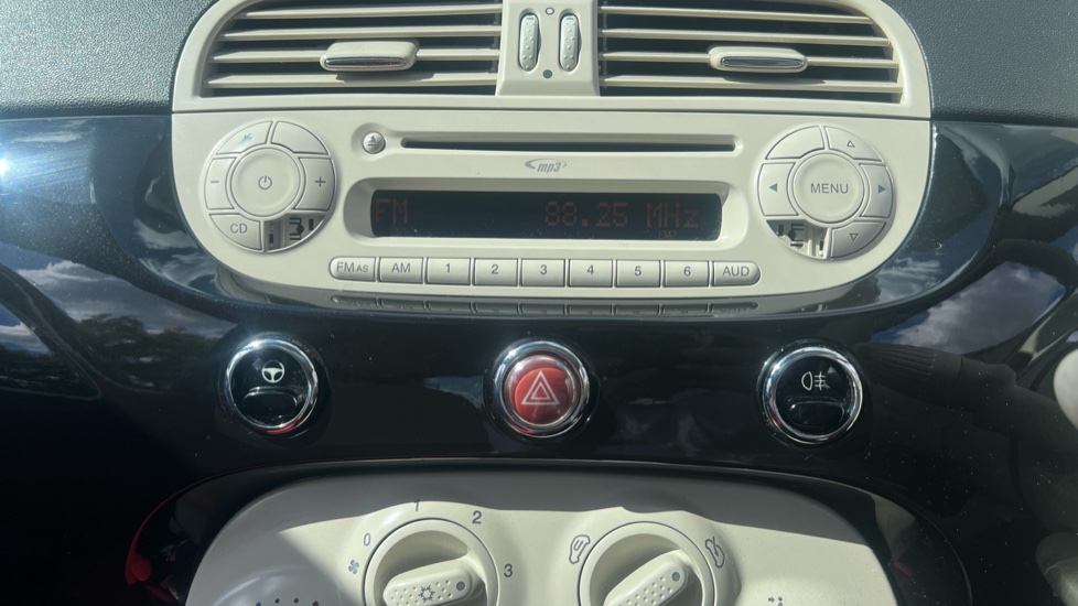 Fiat 500 1.2 Lounge 3dr Dualogic [Start Stop] Petrol Hatchback - Image 25