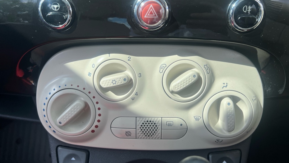 Fiat 500 1.2 Lounge 3dr Dualogic [Start Stop] Petrol Hatchback - Image 26