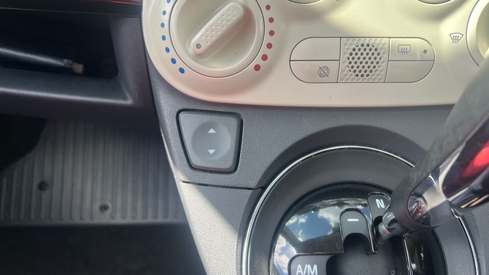 Fiat 500 1.2 Lounge 3dr Dualogic [Start Stop] Petrol Hatchback - Image 28