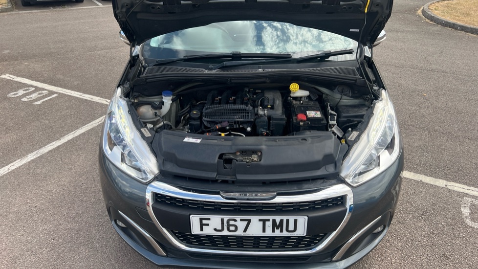 Peugeot 208 1.2 PureTech 82 Allure 5dr Petrol Hatchback - Image 8