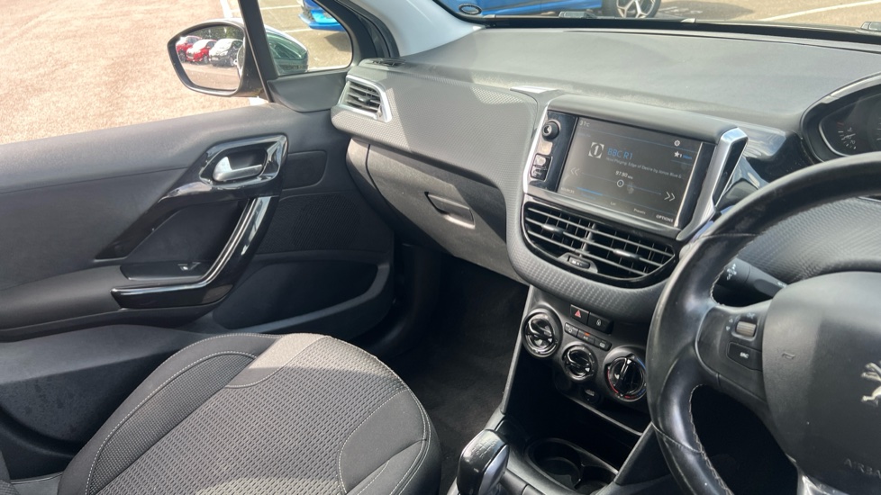 Peugeot 208 1.2 PureTech 82 Allure 5dr Petrol Hatchback - Image 14
