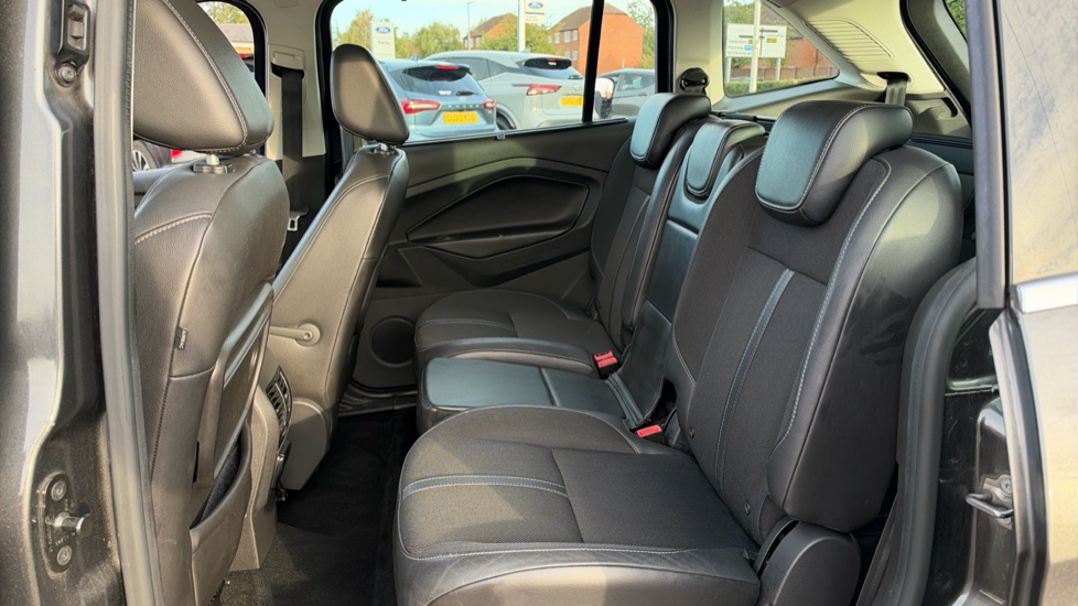 Ford Grand C-MAX 1.0 EcoBoost 125 Titanium X 5dr Petrol Estate - Image 16