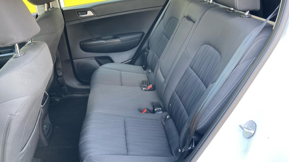 Kia Sportage 1.6 GDi 1 5dr Petrol Estate - Image 16