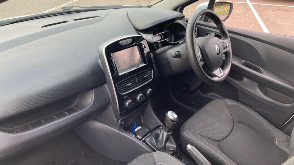 Renault Clio 0.9 TCE 90 Iconic 5dr Petrol Hatchback - Image 9