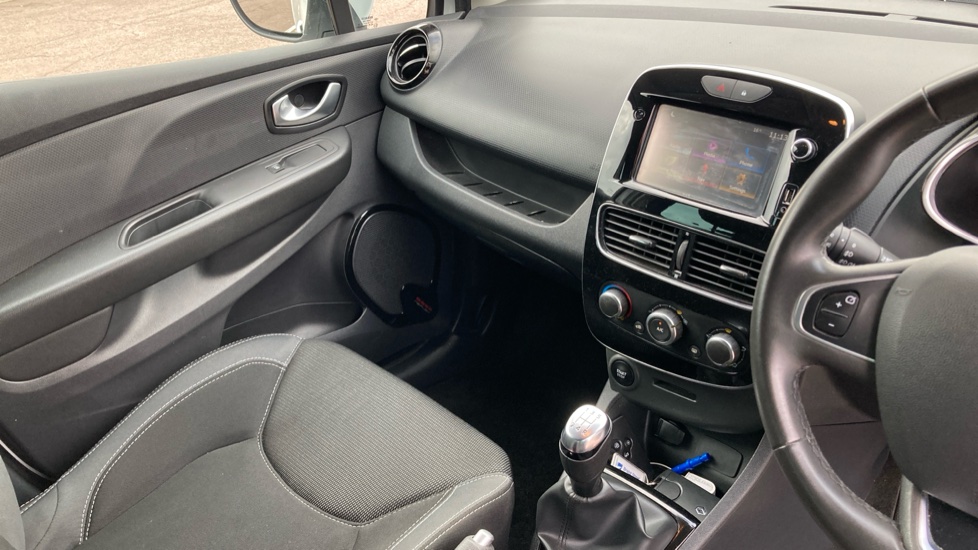 Renault Clio 0.9 TCE 90 Iconic 5dr Petrol Hatchback - Image 14