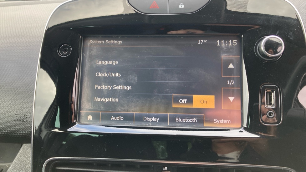 Renault Clio 0.9 TCE 90 Iconic 5dr Petrol Hatchback - Image 39