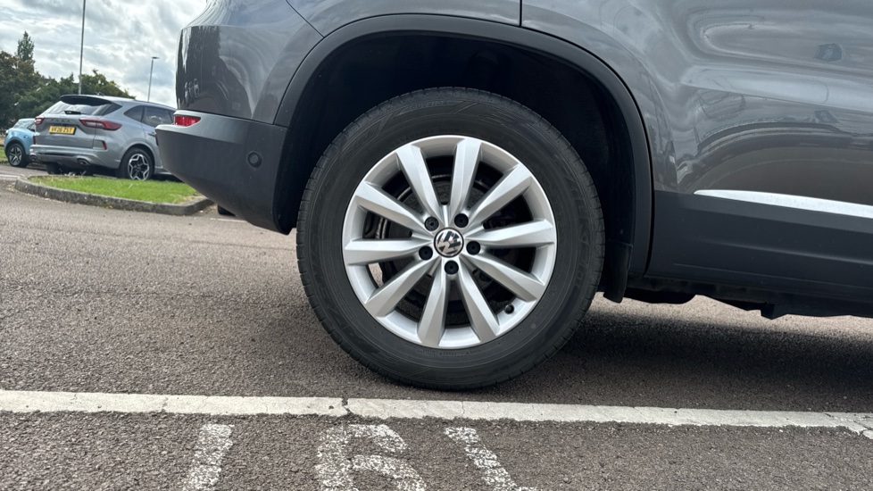 Volkswagen Tiguan 2.0 TDi BlueMotion Tech Match 5dr DSG Diesel Estate - Image 7