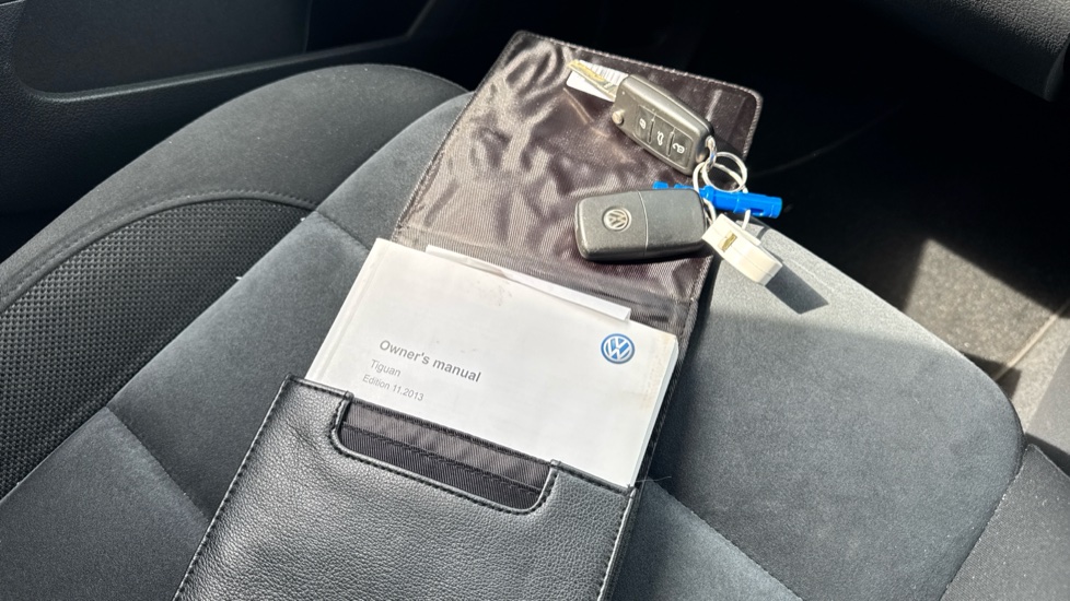 Volkswagen Tiguan 2.0 TDi BlueMotion Tech Match 5dr DSG Diesel Estate - Image 19