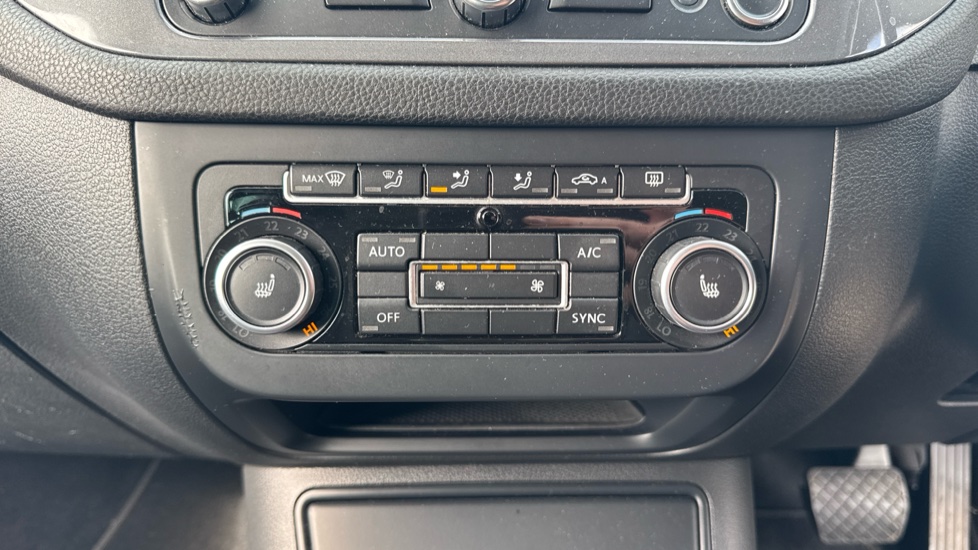 Volkswagen Tiguan 2.0 TDi BlueMotion Tech Match 5dr DSG Diesel Estate - Image 29