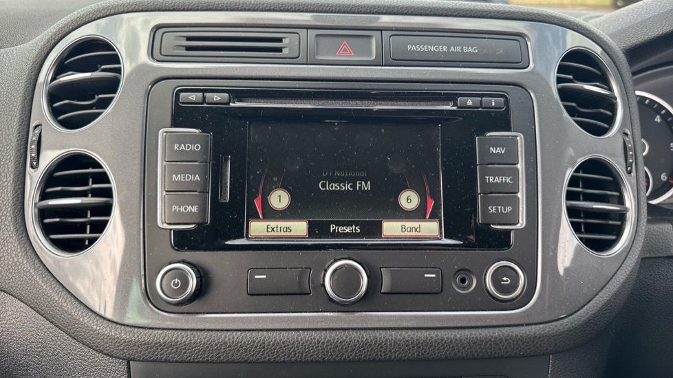 Volkswagen Tiguan 2.0 TDi BlueMotion Tech Match 5dr DSG Diesel Estate - Image 33