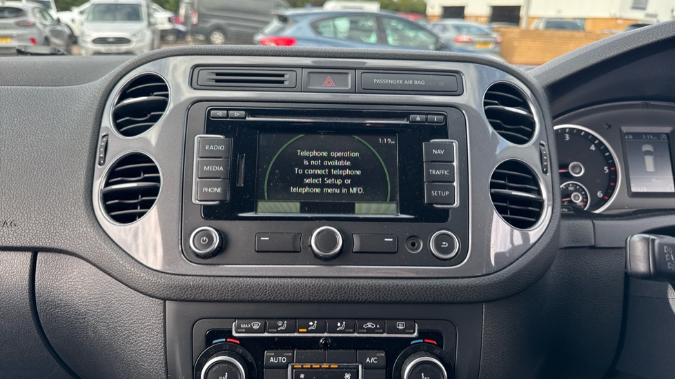 Volkswagen Tiguan 2.0 TDi BlueMotion Tech Match 5dr DSG Diesel Estate - Image 35