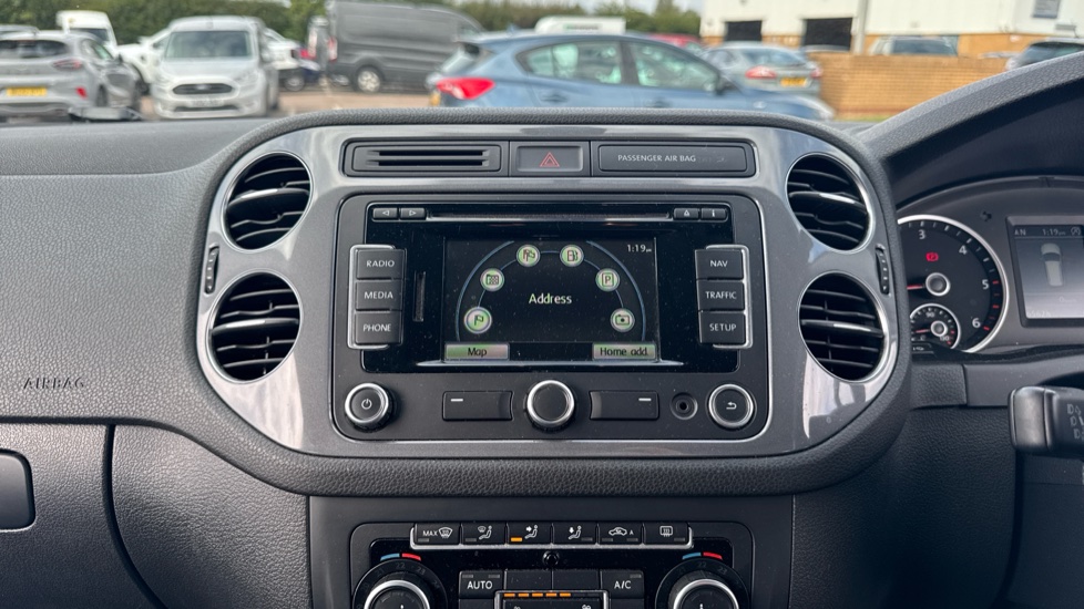 Volkswagen Tiguan 2.0 TDi BlueMotion Tech Match 5dr DSG Diesel Estate - Image 36
