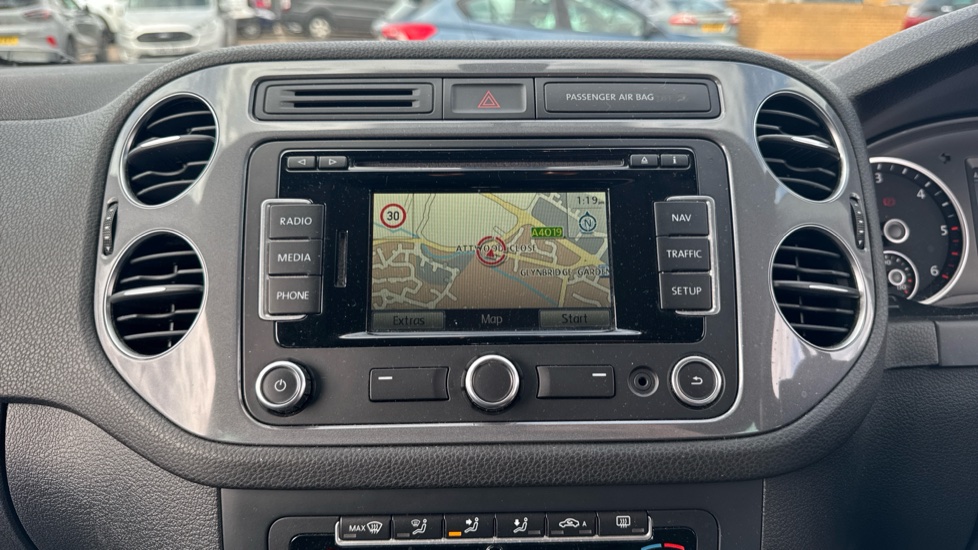 Volkswagen Tiguan 2.0 TDi BlueMotion Tech Match 5dr DSG Diesel Estate - Image 37