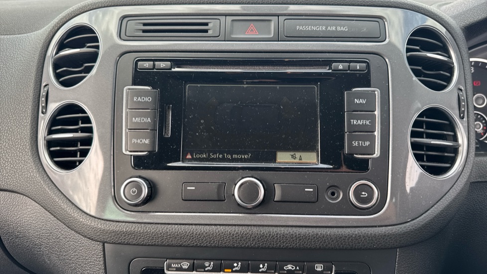 Volkswagen Tiguan 2.0 TDi BlueMotion Tech Match 5dr DSG Diesel Estate - Image 39