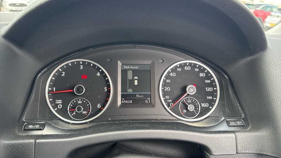 Volkswagen Tiguan 2.0 TDi BlueMotion Tech Match 5dr DSG Diesel Estate - Image 40