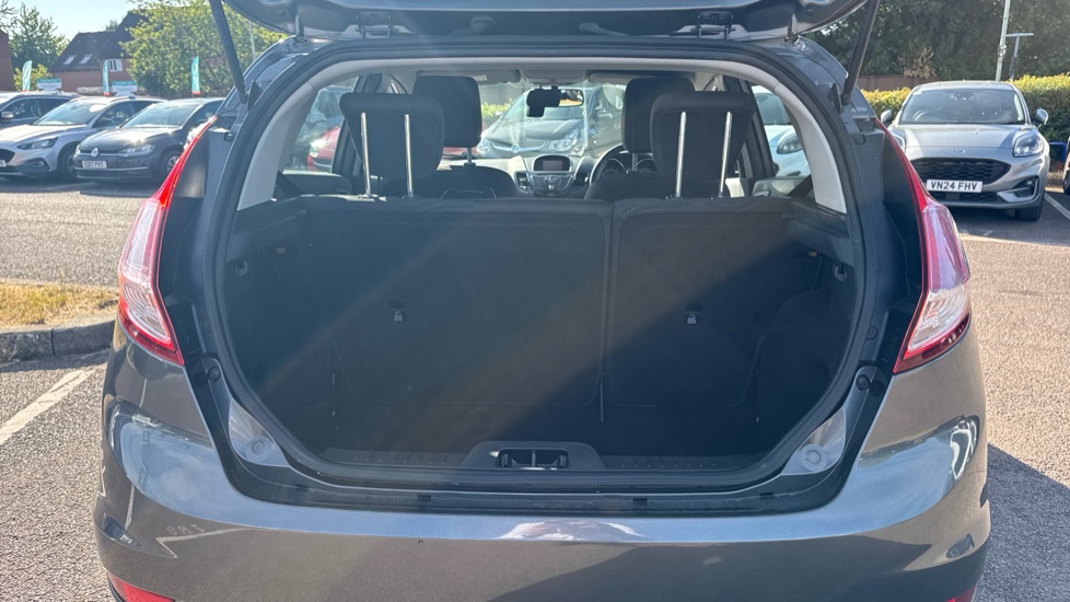Ford Fiesta 1.0 EcoBoost Zetec 5dr Petrol Hatchback - Image 4