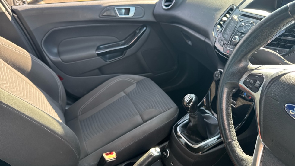 Ford Fiesta 1.0 EcoBoost Zetec 5dr Petrol Hatchback - Image 14