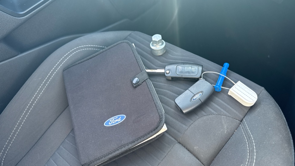Ford Fiesta 1.0 EcoBoost Zetec 5dr Petrol Hatchback - Image 19