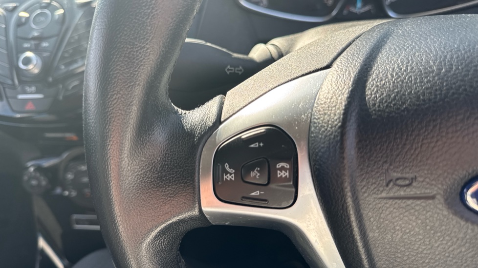 Ford Fiesta 1.0 EcoBoost Zetec 5dr Petrol Hatchback - Image 24